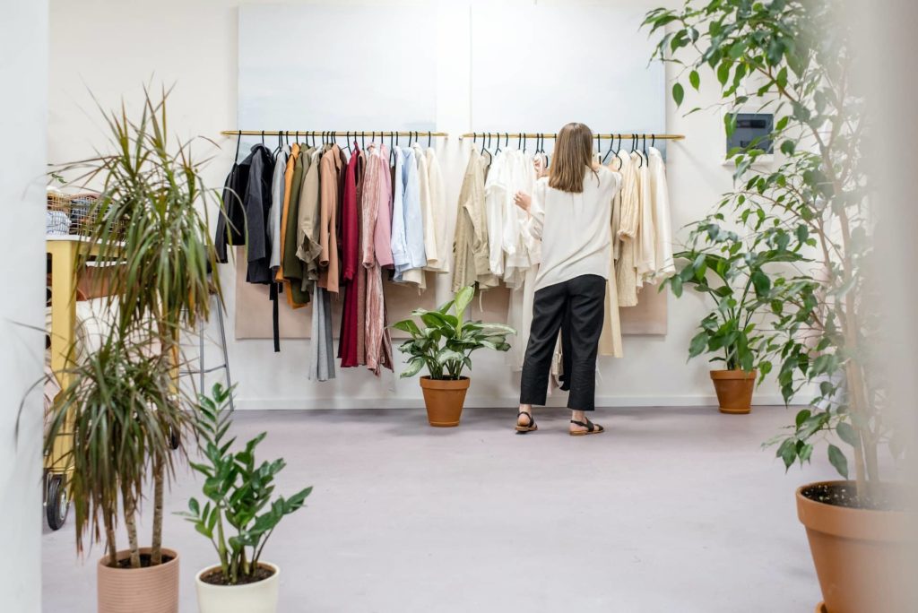 With more than 170 shops and services in Marda Loop, getting something special for Mom is easy. Check out the following offers and unique gifts you can find for Mother’s Day this week in Marda Loop: